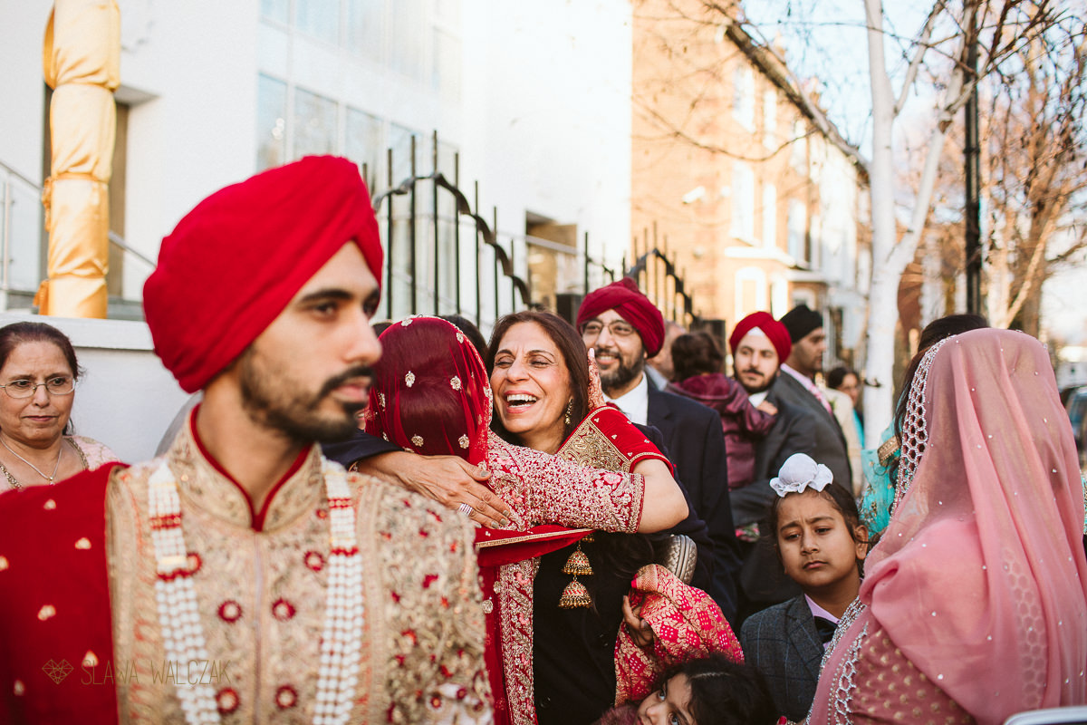Vidai photography at a Sikh Wedding In Central Gurdwara London