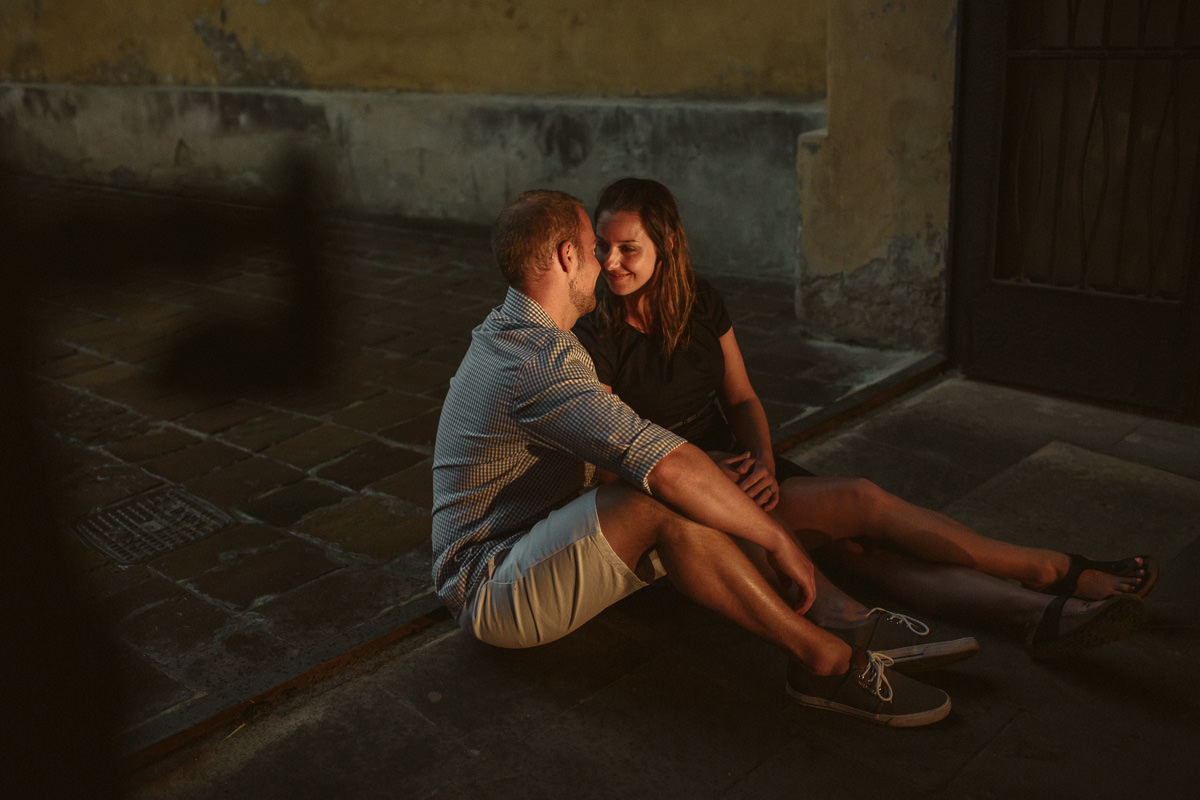 couple engagement photography in Krakow's old town