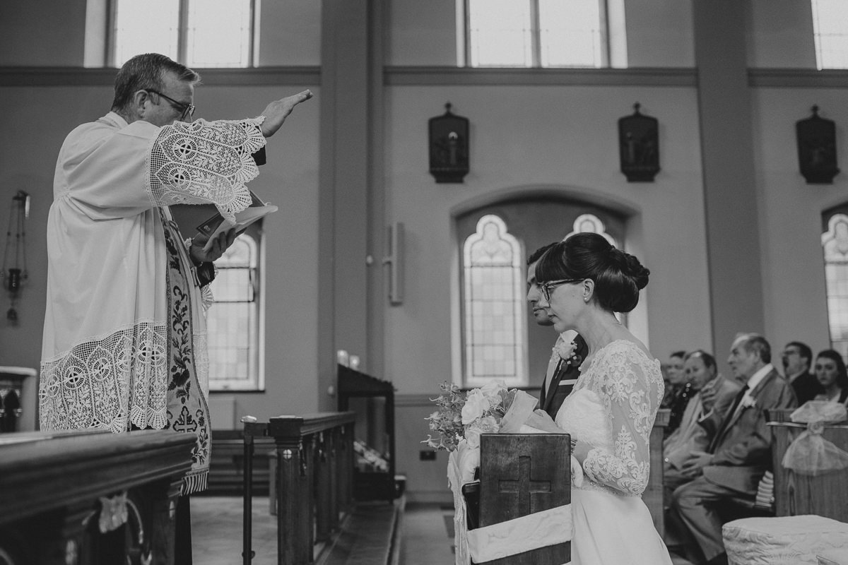 documentary wedding photogrphy at a transfiguration church in Kensal Rise