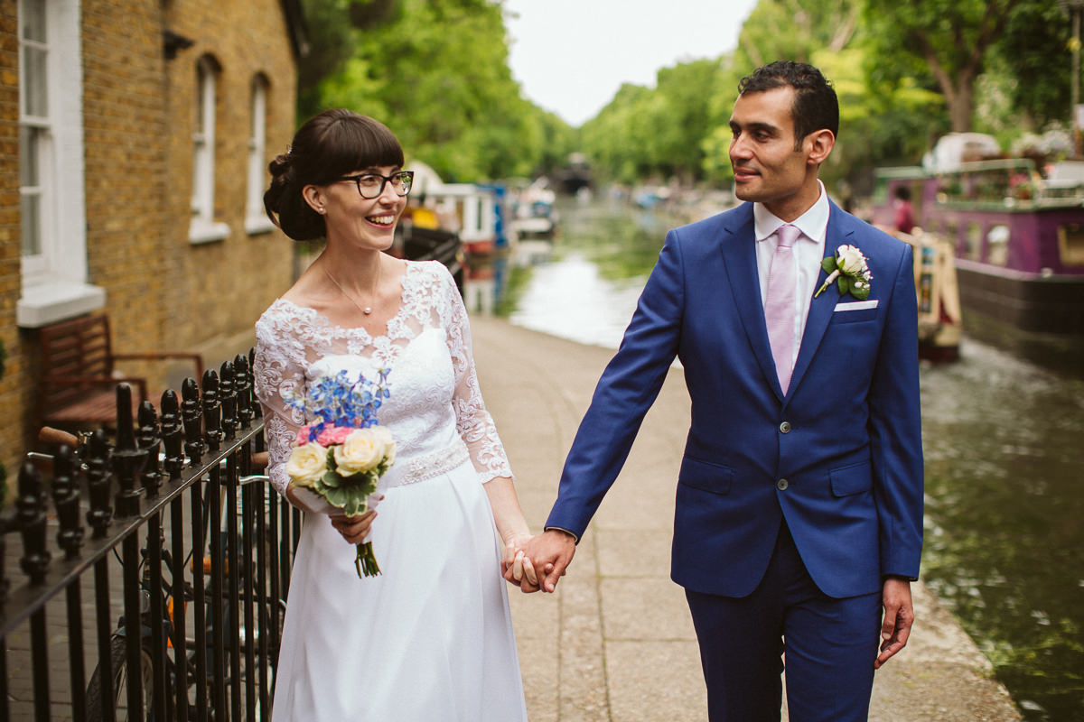 natural and relaxed couple photo session at Little Venice and London