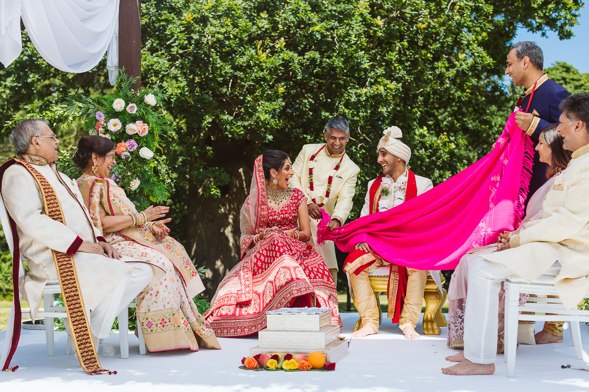 First look photos from an Asian wedding at Manor by the Lake