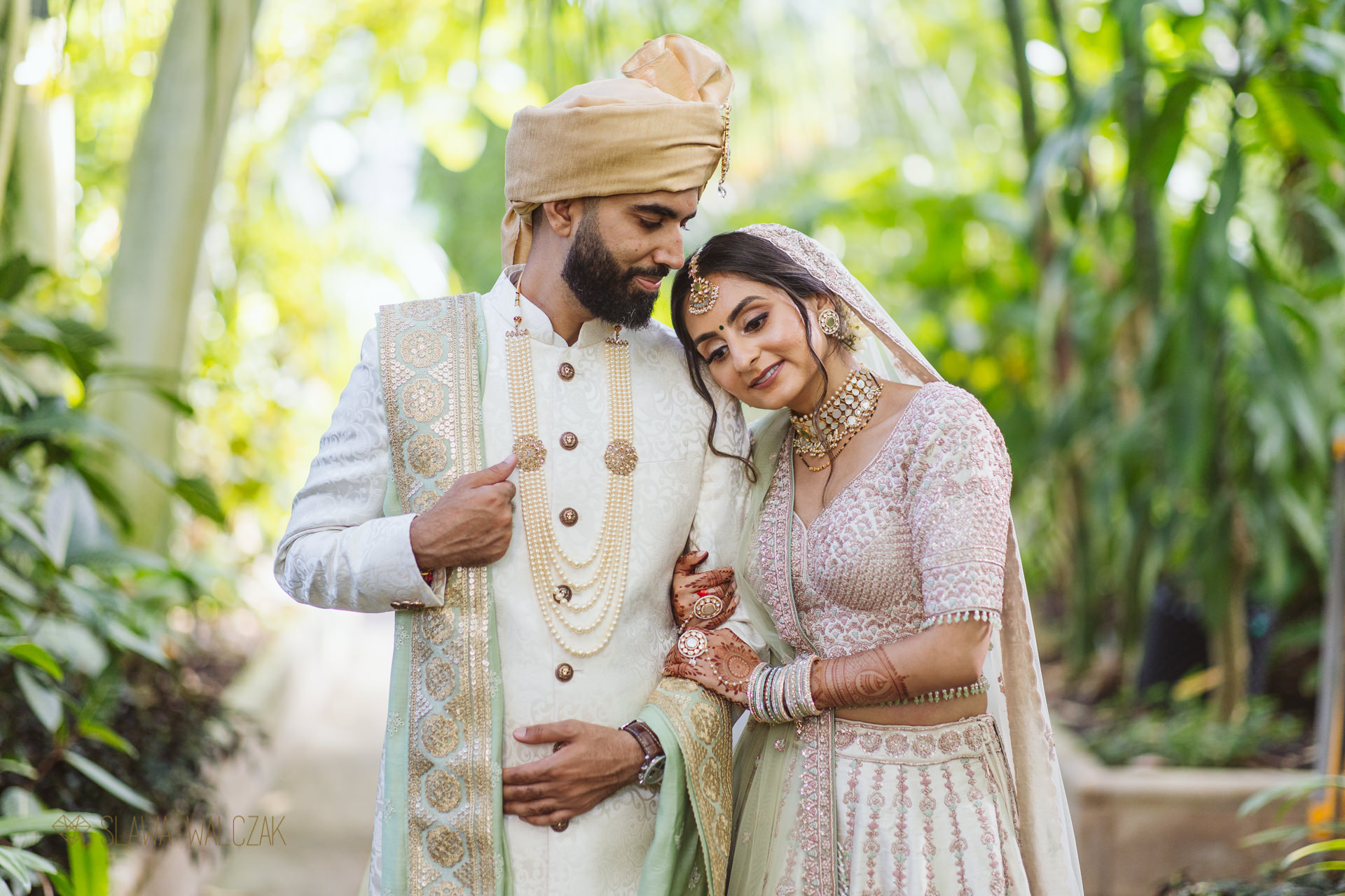 Hindu Couple Photoshoot at Kew Gardens London