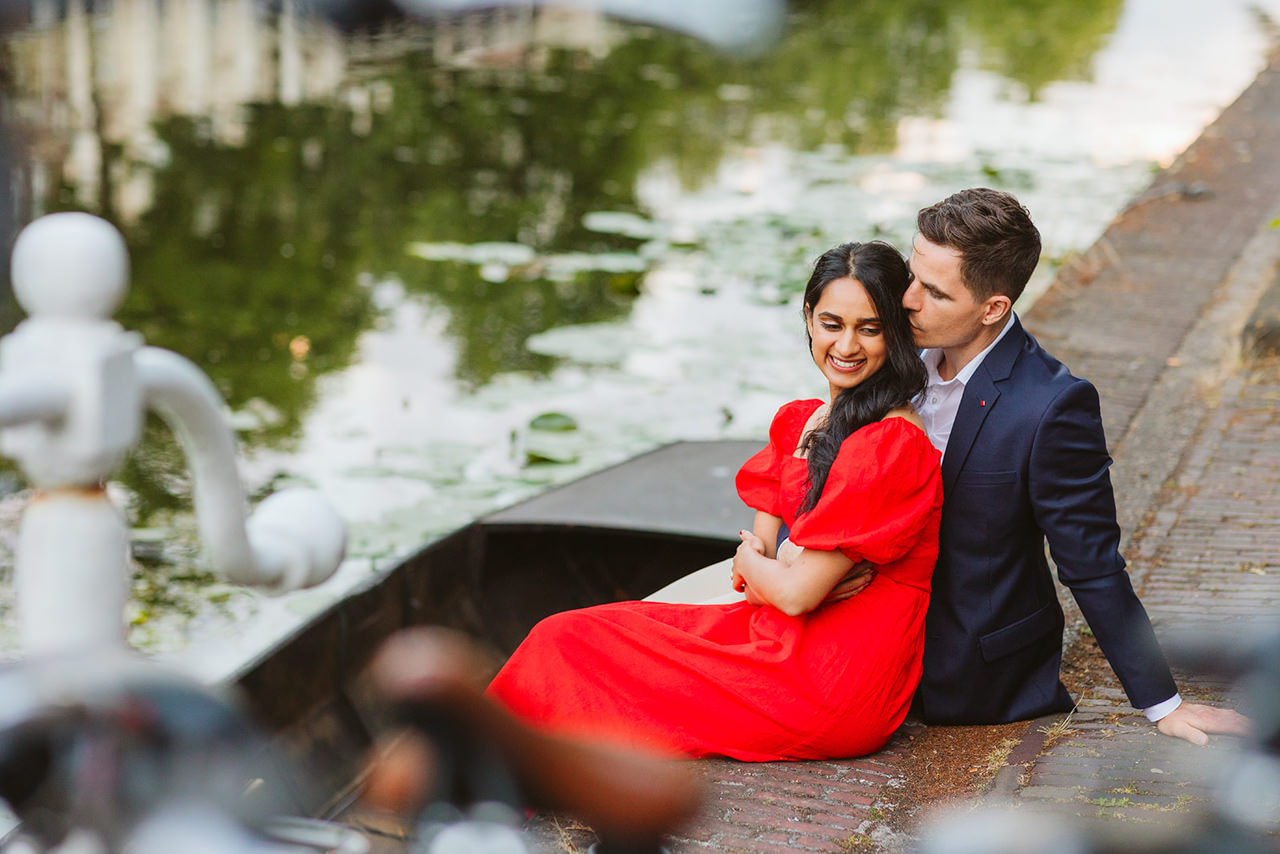 pre wedding couple shoot but the Amsterdam canals